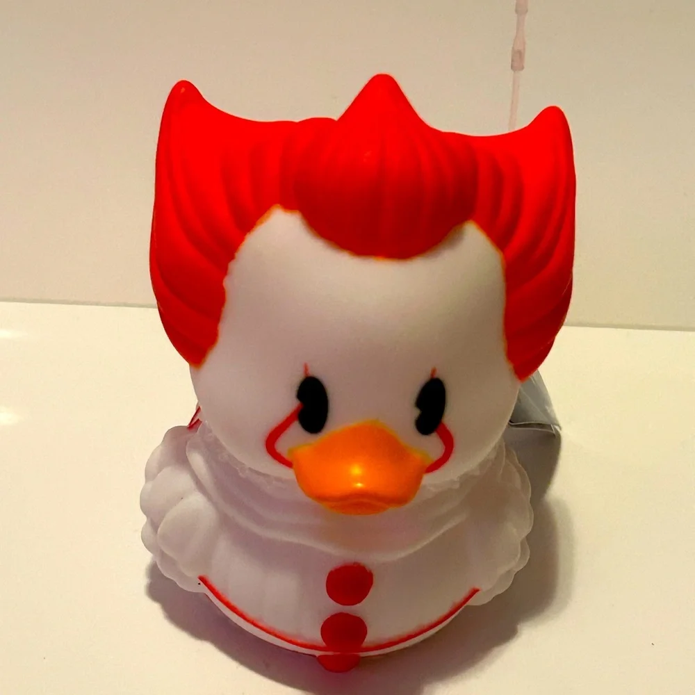 Warner Bros. Horror Icon Ducks-Set includes: Beetlejuice, Pennywise & Gizmo(NWT)